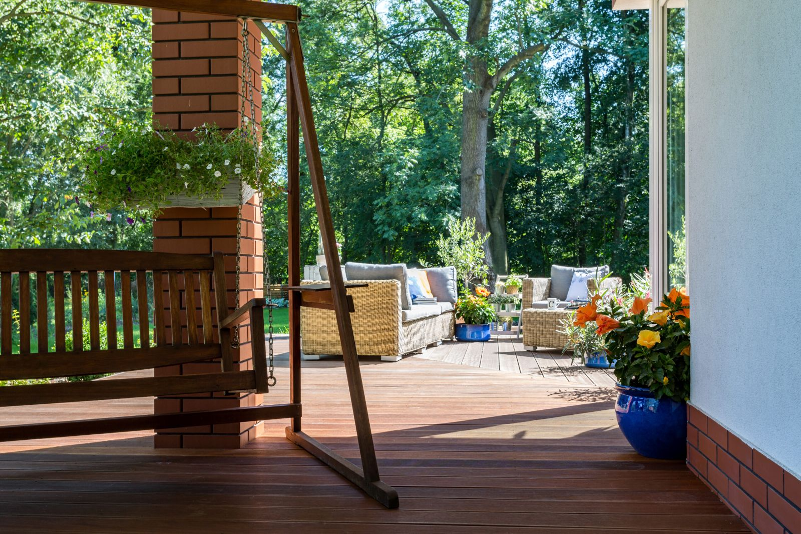 Staining & Refinishing
